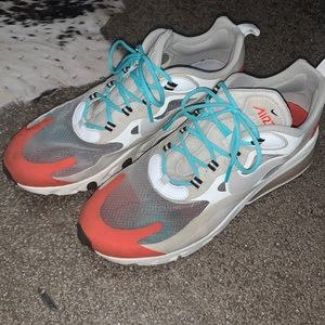 Nike react 270 mid century